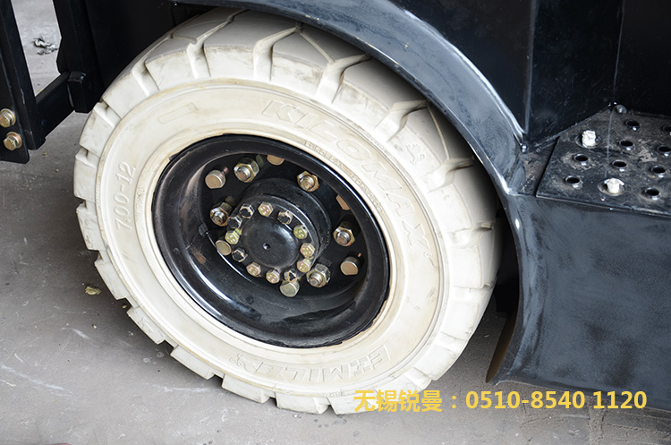 叉車環(huán)保實心胎